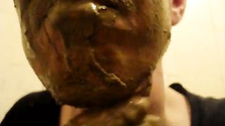 Rubbing my scat all over my face