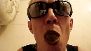 Munching down my own poop with my fingers