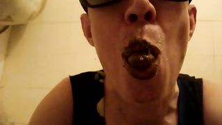 Munching down my own poop with my fingers