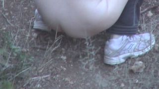 Chick having a nice outdoor piss