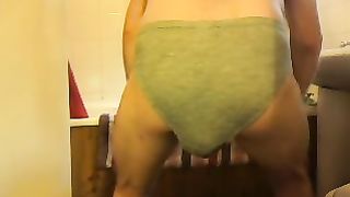 My wee wee pooping session shitting in his pants