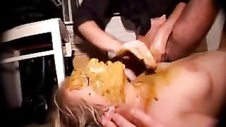 Blowjob while having her head covered in shit