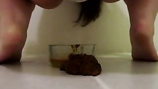 Floor scat pooping on the floor