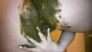 lots of shit hot teen shitting and fingering her ass