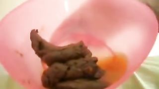 lezpoo in a bucket amateur scat girl pooping