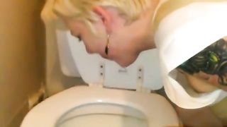 Toilet puke