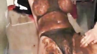 Hot babe smearing it