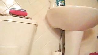 Shitting in a plastic lunch box