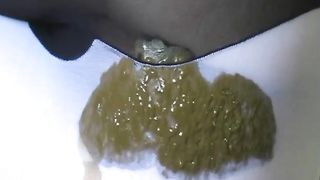 Shitting in her pantyhose