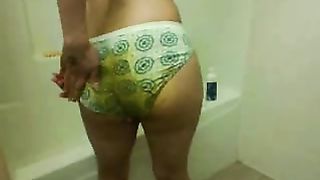 Shitting in her panties