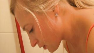 Girl Vomit Puking Puke Vomiting Gagging Food