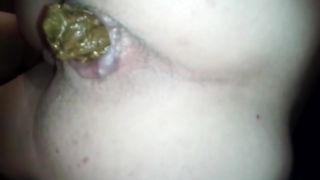 BBW shitting a small turd