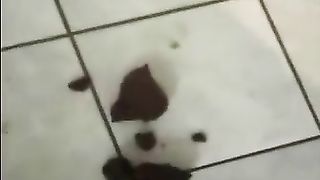 Teen girl shitting in doggy style