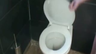 Milf farting and pooping