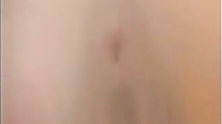 Sexy MILF shitting in pantyhose