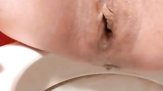 Cutie girl shitting