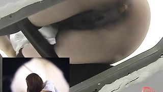 Japanese school girl shitting