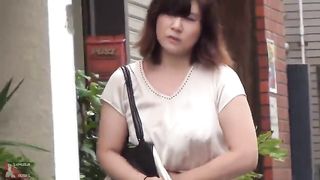 Japanese babe caught shitting in public