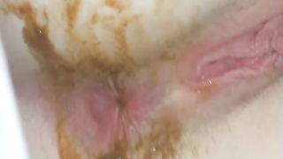 Hot babe pooping liquid scat