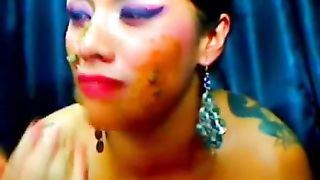 Sexy cam girl eating poop