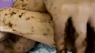 Japanese girls smearing poop on their hot bodies