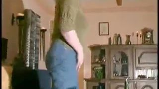 Amateur babe pooping while spreading her cheeks