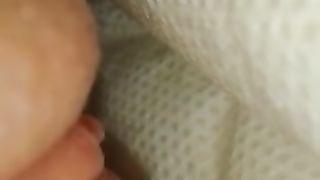 Hot babe with white diapers peeing