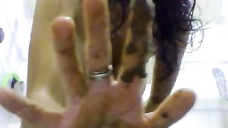Webcam scat slut fingering her nasty butthole