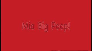 Ebony girl shitting on a green plate