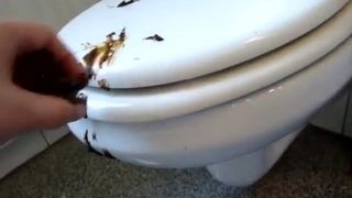 Hot babe rubbing fresh shit on her feet