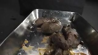 Brunette Japanese hottie smearing her shit on her face