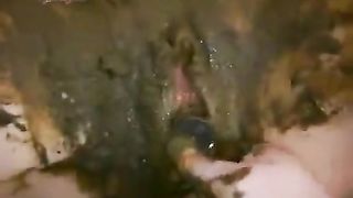 Blonde MILf fingering her dirty pussy