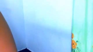 Webcam slut puking after deepthroating a long dildo