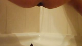Amanda shitting in the shower