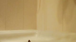 Amanda shitting in the shower