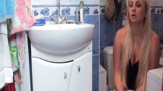 Blonde beauty has serios diarheea