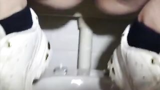 Amateur girl did a real mess in the toilet