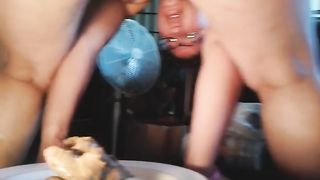 LAURA MAKES A ART W HER SHIT!!!