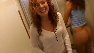 Two hot lesbians peeing by turn in the tub