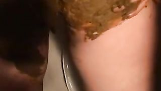 Skinny Spanish girl covered her body with shit