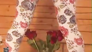 Hot college girl undressed to poop in glass bowl