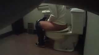 Sexy girl has serious diarheea
