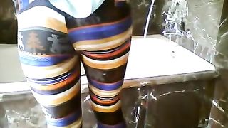 Kinky girlfriend peeing in her tights