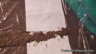 Hot babe did a mess on bedroom floor
