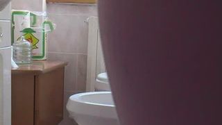 girl pooping in the bidet