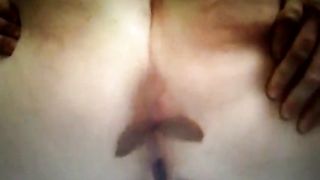 White chick with big butt pooping