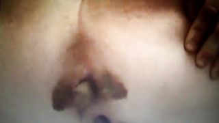 White chick with big butt pooping