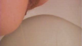 girls shitting close up