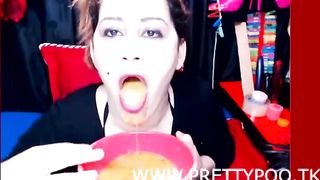Webcam girl drink pee and vomit