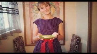 Blonde babe eating shitty pancakes